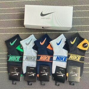 Nike Women’s Colorful Athletic Ankle Socks